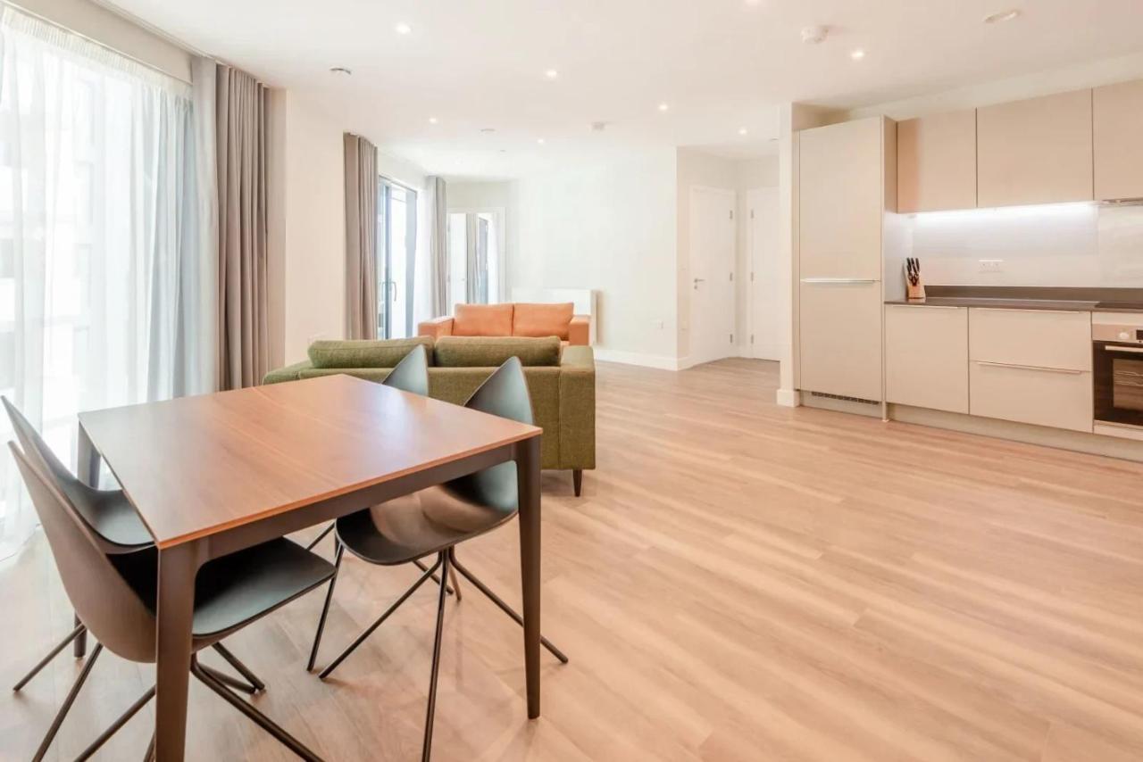 Modern Apartments In Brentford 2 Minutes Walk From Kew Bridge Exterior photo